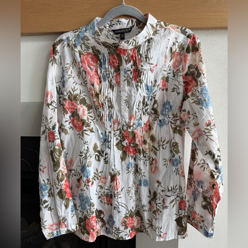 Chaundry KC Floral Top NWT